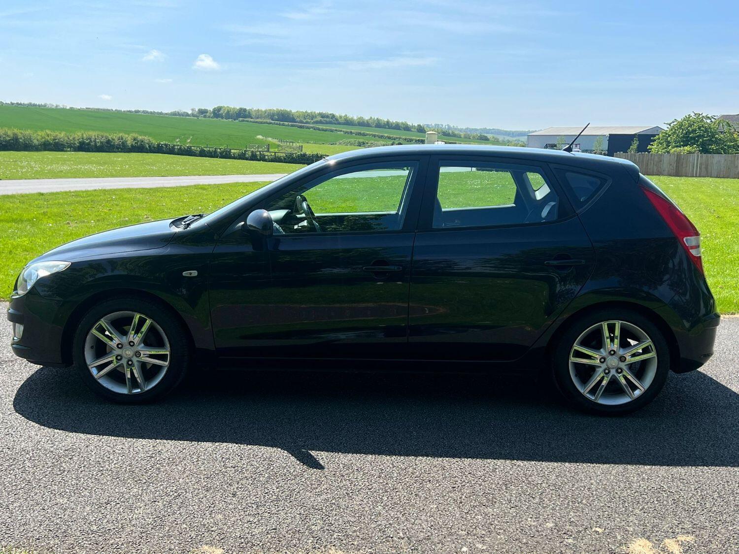 Used HYUNDAI I30 2010 Black in Royston, Cambridgeshire Royston Car Sales