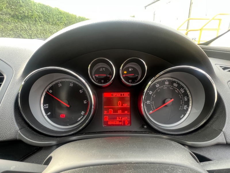 VAUXHALL INSIGNIA