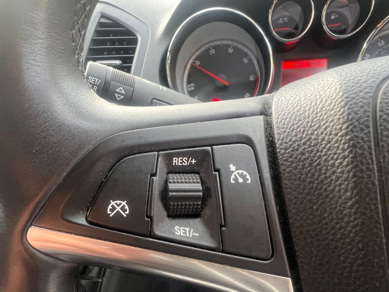 VAUXHALL INSIGNIA
