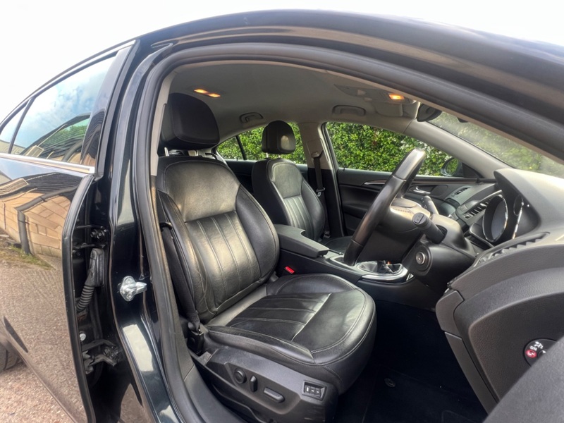 VAUXHALL INSIGNIA