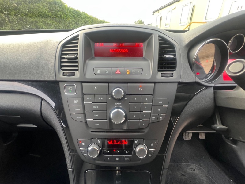 VAUXHALL INSIGNIA