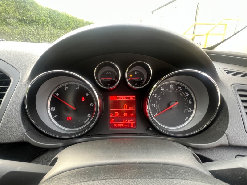 VAUXHALL INSIGNIA